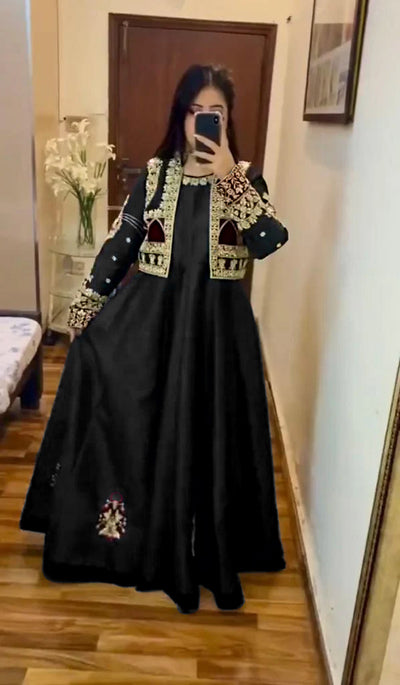 READY TO WEAR